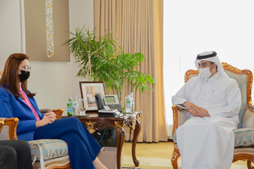 د. المري يجتمع مع السفيرة الإسبانية
