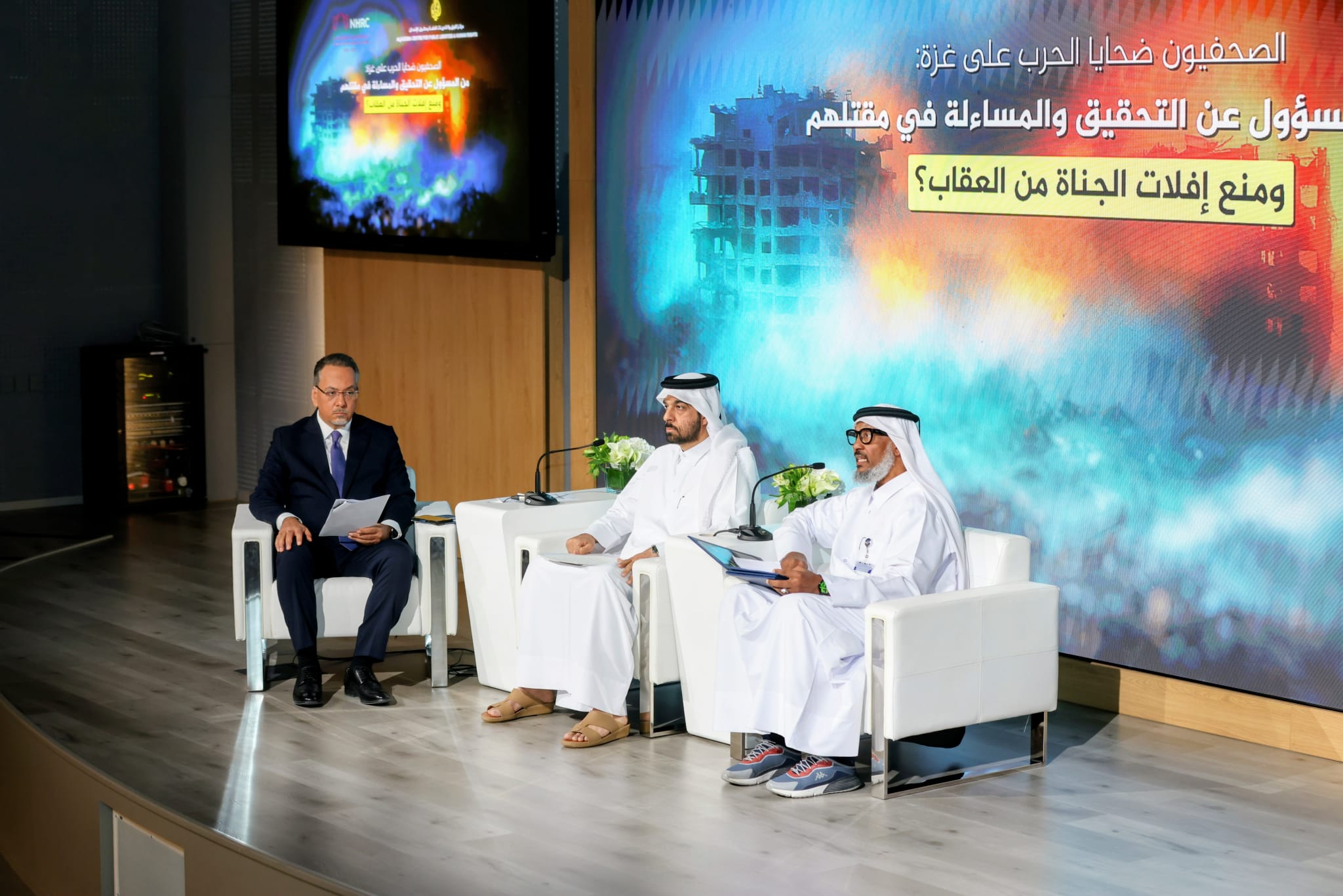 خلال ندوة نظمتها اللجنة الوطنية لحقوق الإنسان بالتعاون مع شبكة الجزيرة الإعلامية..مطالب بإنصاف الصحفيين ضحايا الحرب على غزة