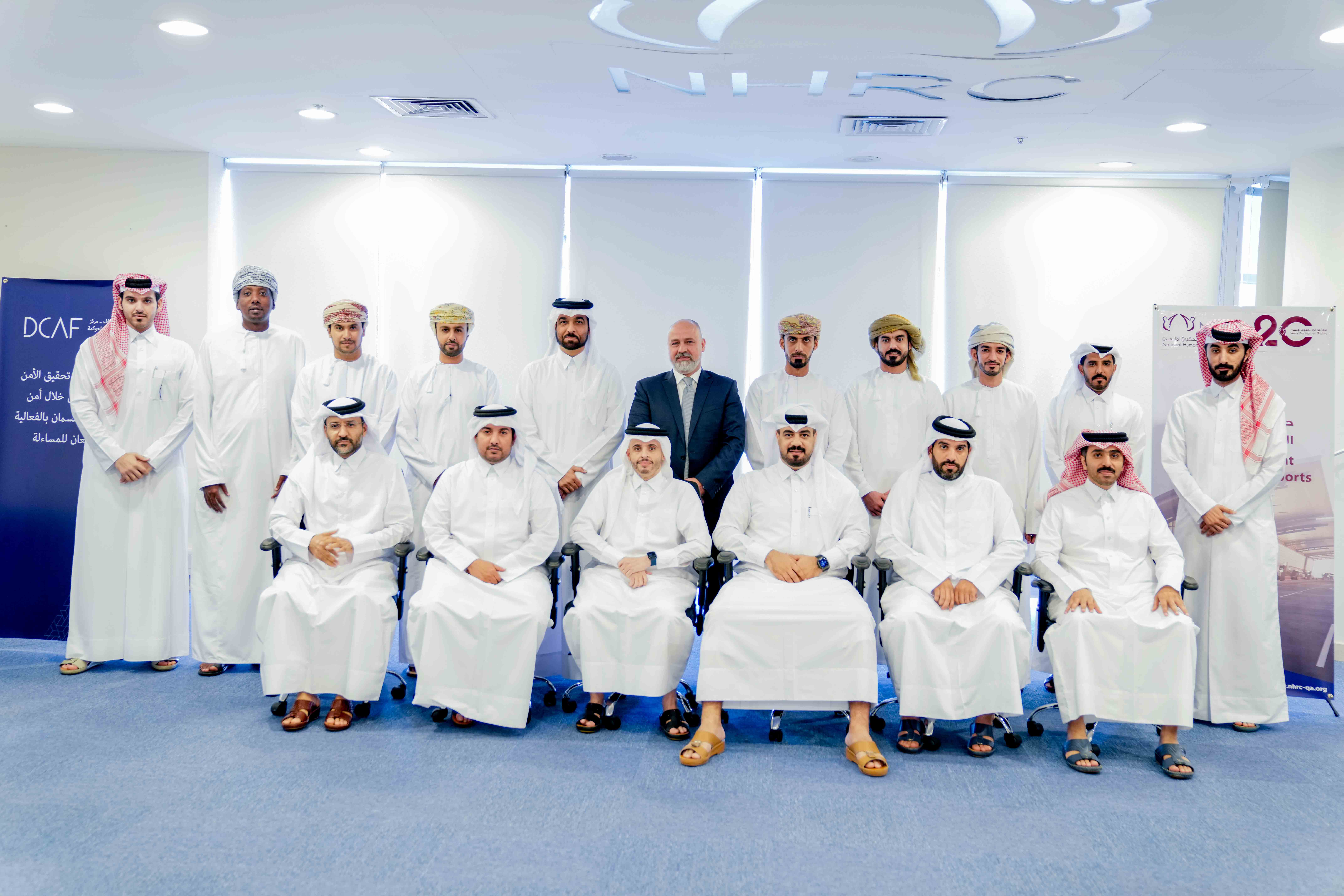 بمشاركة متطوعين من نظيرتها العُمانية اللجنة الوطنية لحقوق الإنسان تطلق باكورة فعاليات كأس العالم