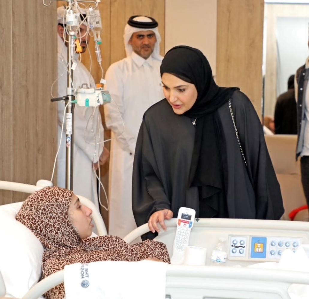 لدى تفقدها المصابين والجرحى بإحدى المستشفيات بالدوحة.. مريم العطية: الحرب الإسرائيلية على القطاع أدت لكارثة إنسانية غير مسبوقة