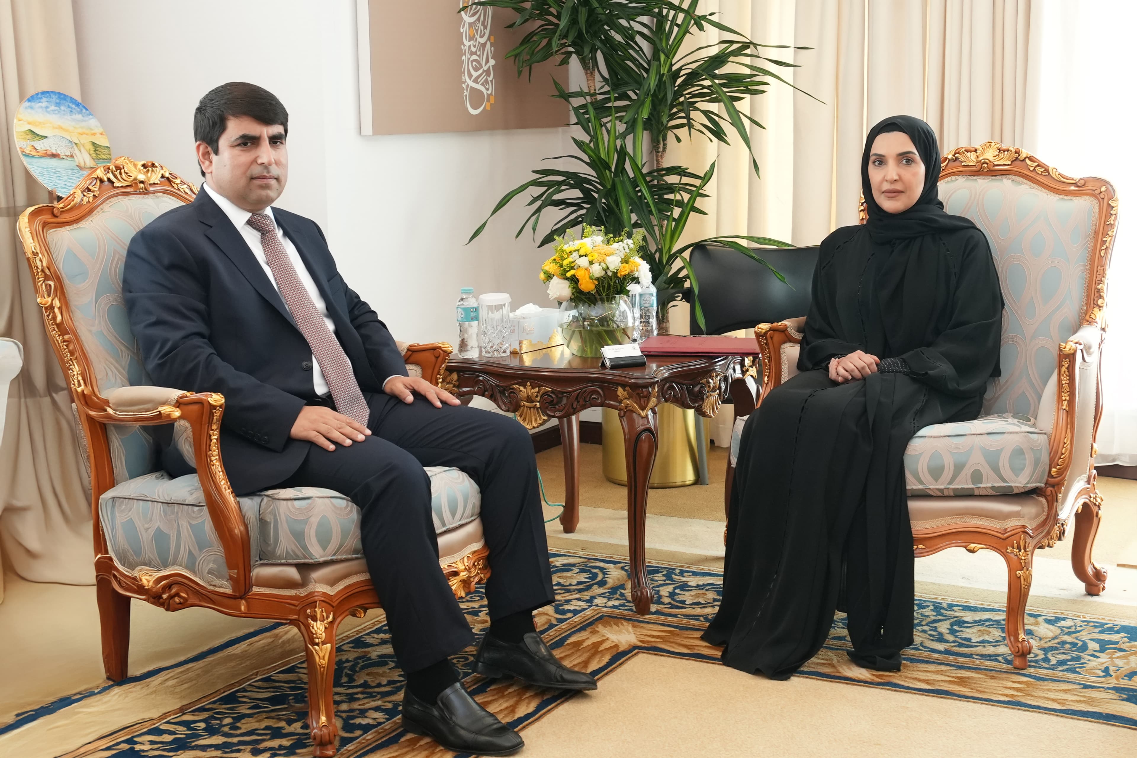 رئيسة اللجنة الوطنية لحقوق الإنسان تجتمع بسفير طاجيكستان