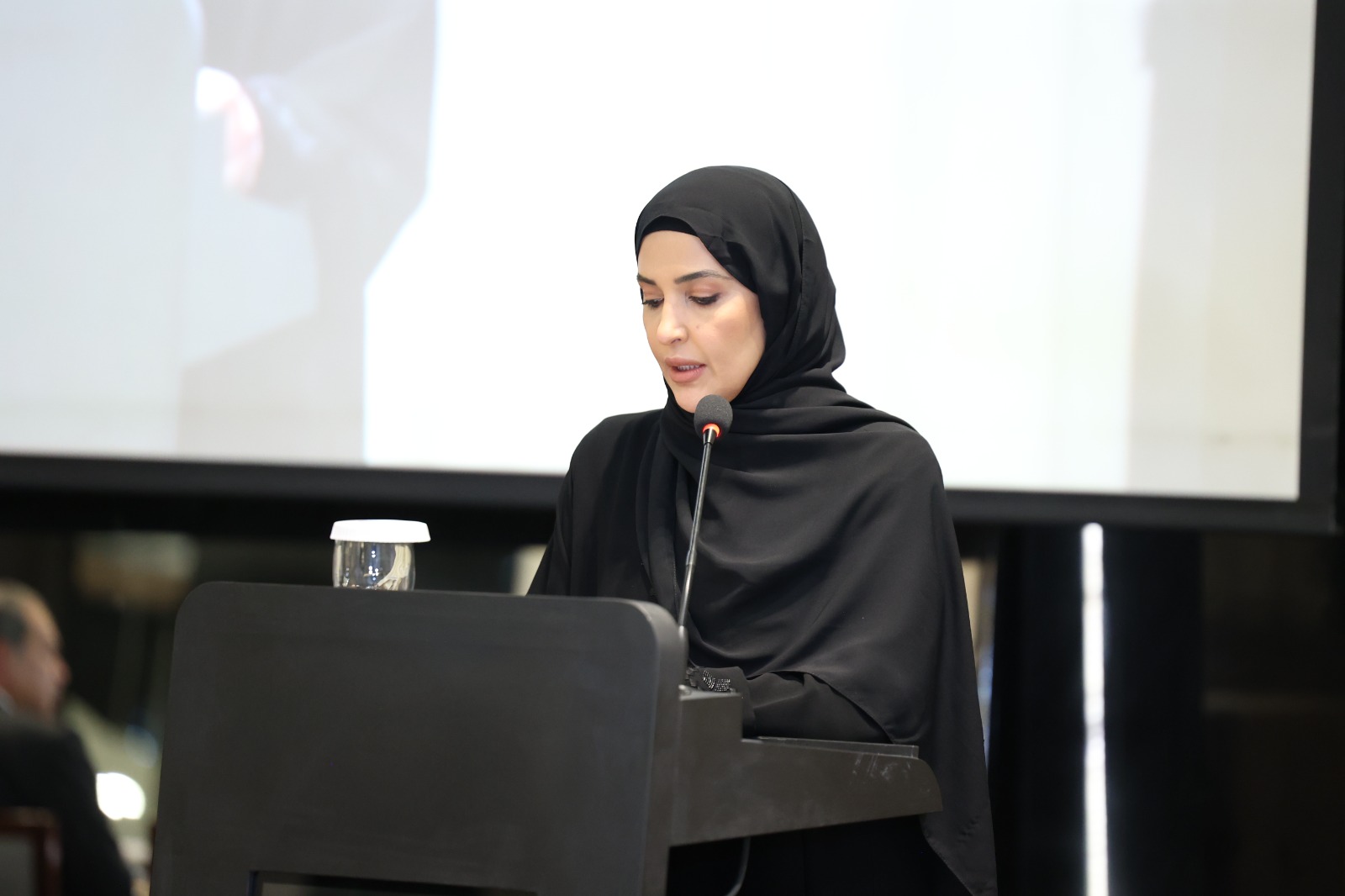 في سياق المخاطر الناشئة.. مريم العطية: هنالك ضرورة لإنشاء وحدات متخصصة لرصد ومعالجة تحديات حقوق الإنسان